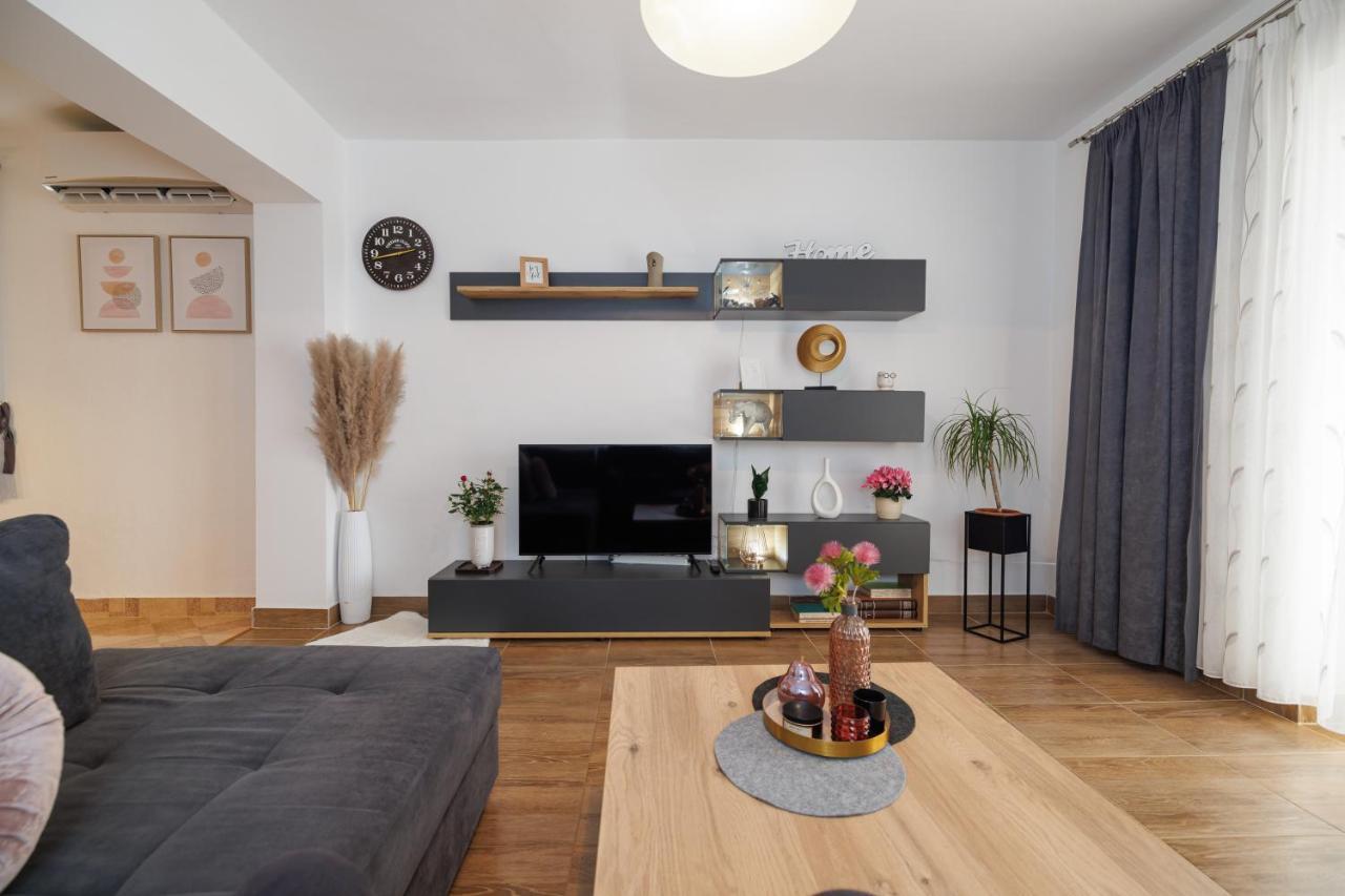 Spacious And Modern App With Big Terrace Малинска Екстериор снимка
